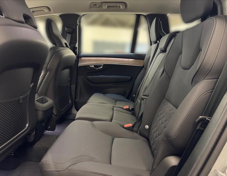 Volvo XC90 11