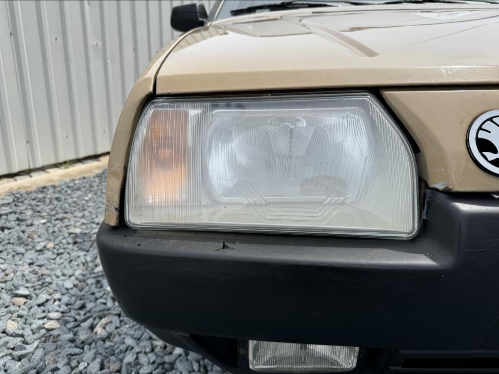 Škoda Favorit 8