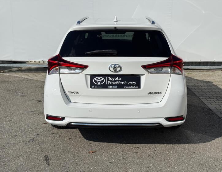 Toyota Auris 5