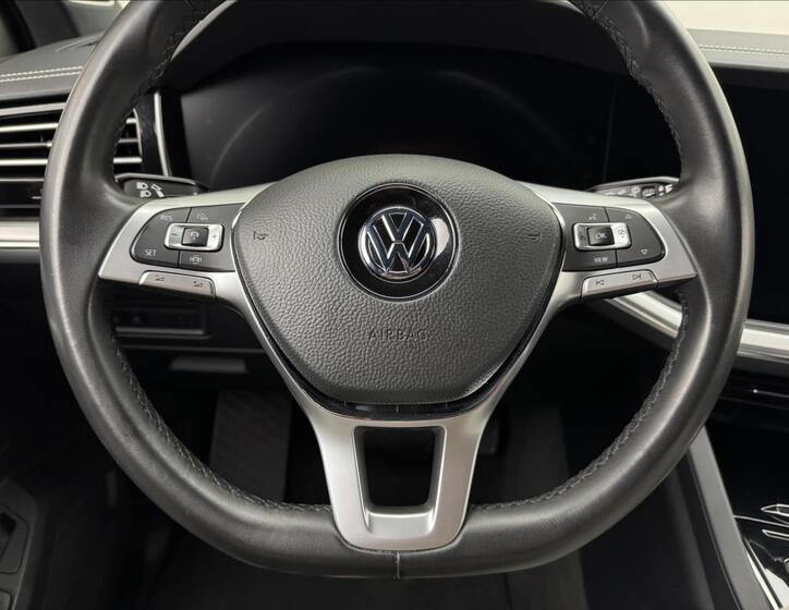 Volkswagen Touareg 9