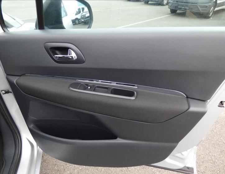 Peugeot 5008 36