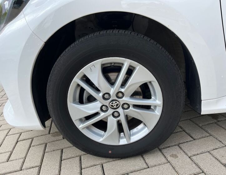 Toyota Yaris 25