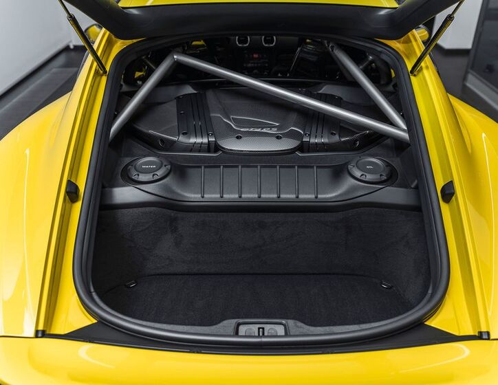 Porsche Cayman 8