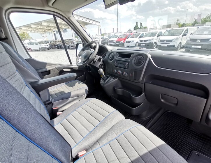 Renault Master 8