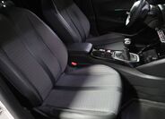Peugeot 2008 13