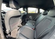 Mercedes-Benz GLA 28