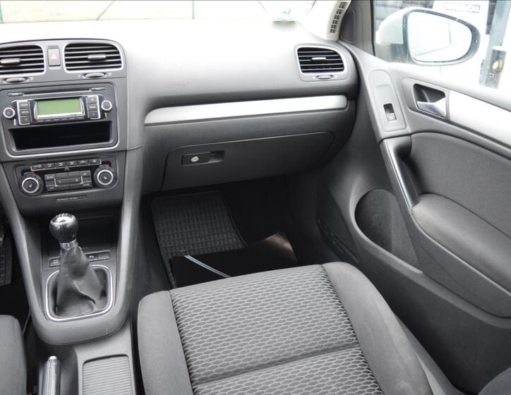 Volkswagen Golf 26
