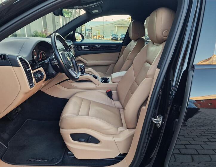 Porsche Cayenne 18
