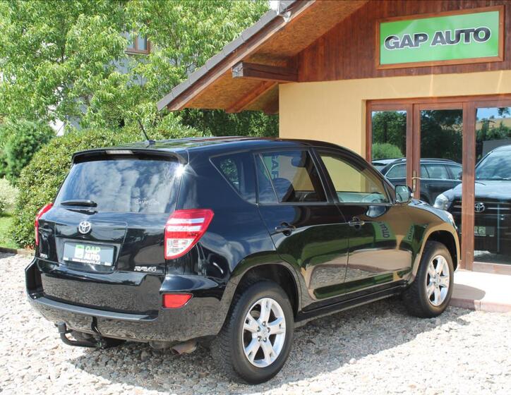 Toyota RAV4 6