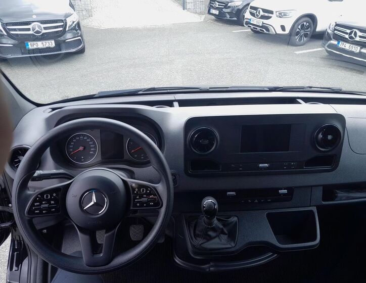 Mercedes-Benz Sprinter 11