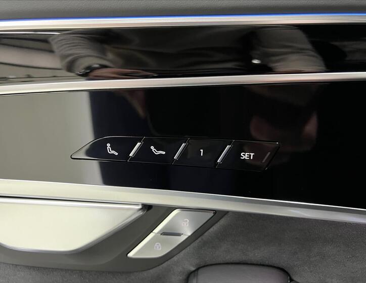 Audi S8 22