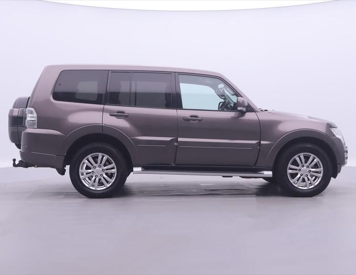 Mitsubishi Pajero 8