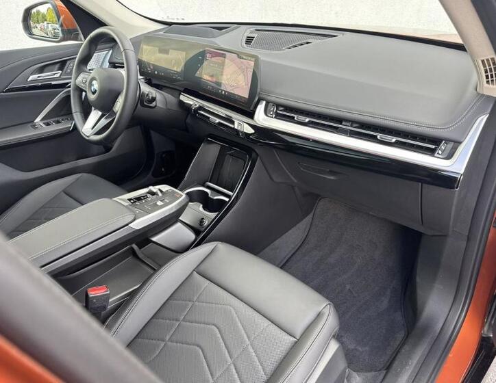 BMW X1 8