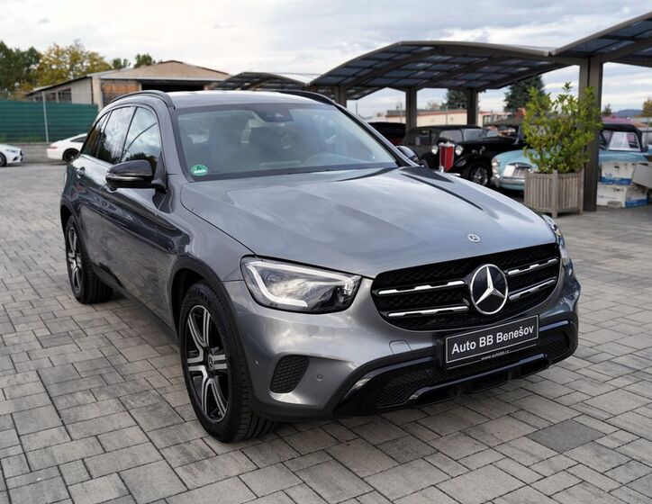 Mercedes-Benz GLC 8