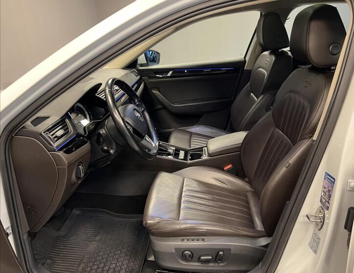 Škoda Superb 9