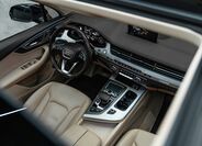 Audi Q7 24
