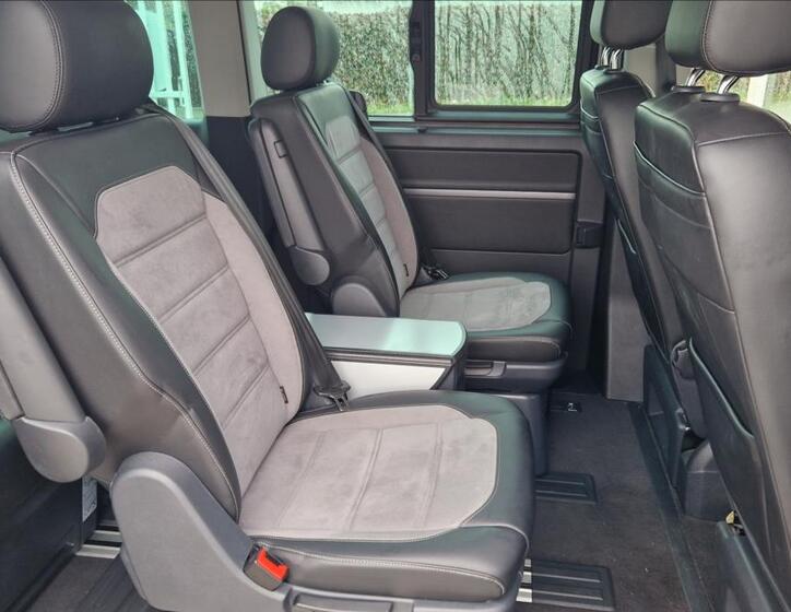 Volkswagen Multivan 11