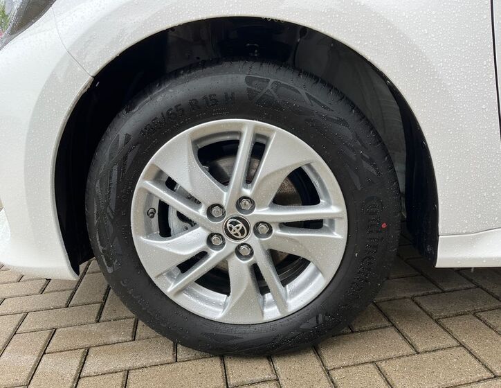 Toyota Yaris 26