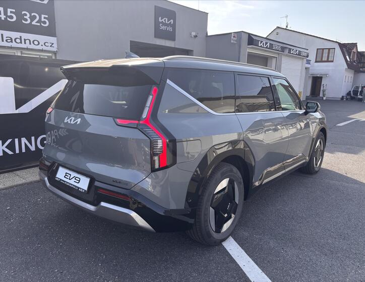 KIA EV9 4