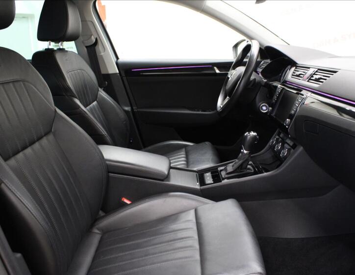 Škoda Superb 12