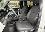 Land Rover Defender 12