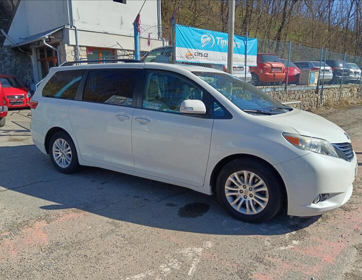 Toyota Sienna 15
