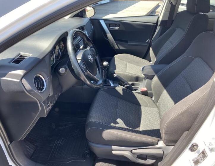 Toyota Auris 10