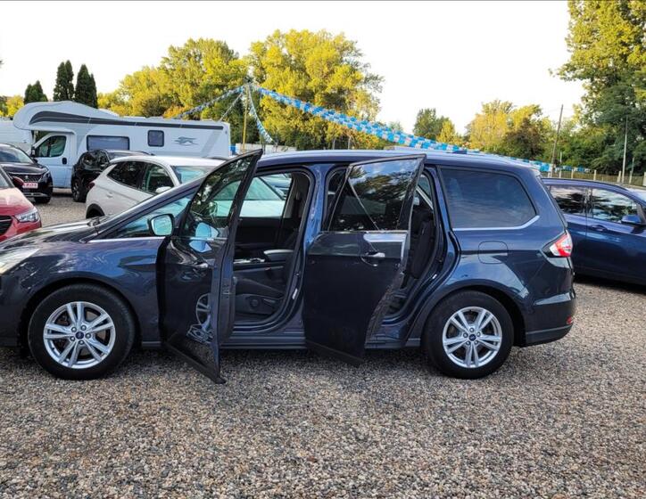Ford Galaxy 19