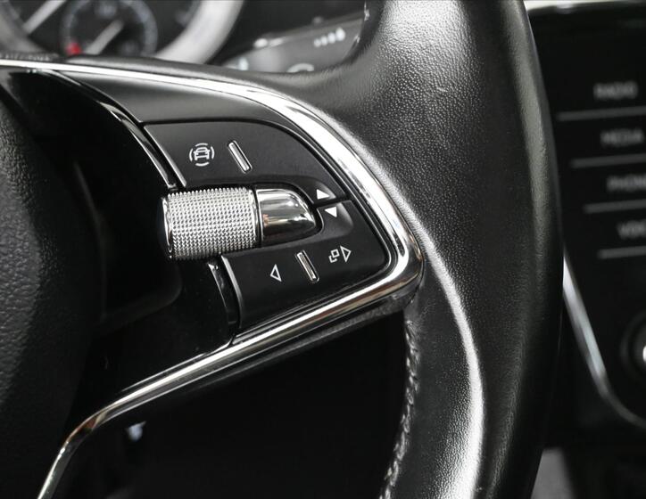 Škoda Superb 18