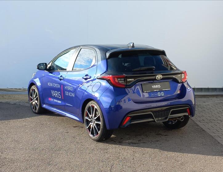 Toyota Yaris 8