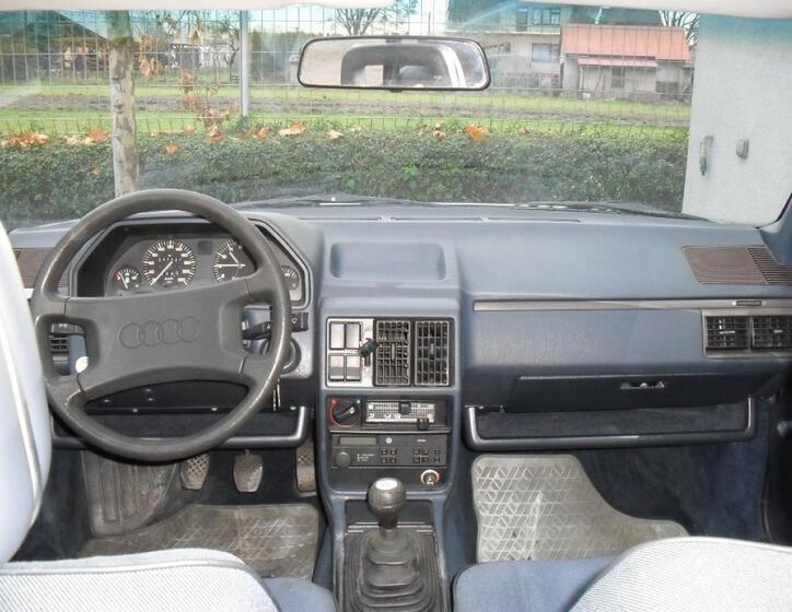 Audi 100 18