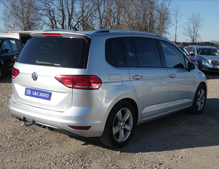 Volkswagen Touran 4