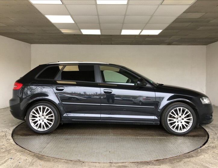 Audi A3 8