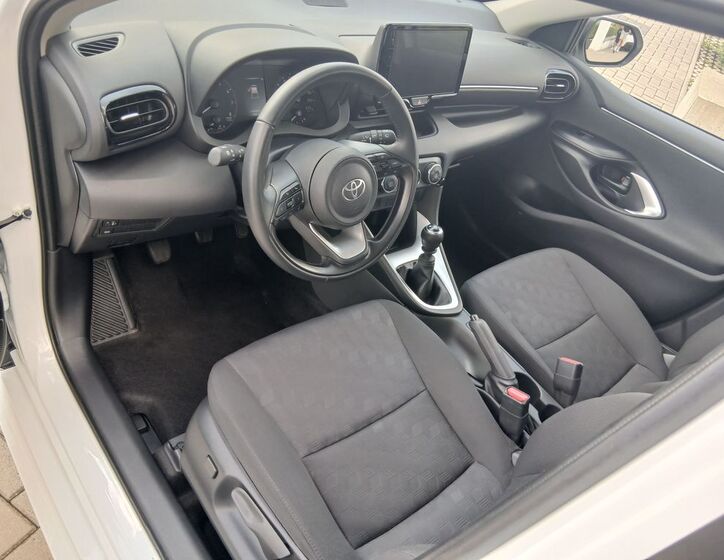 Toyota Yaris 11