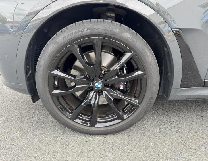 BMW X7 4