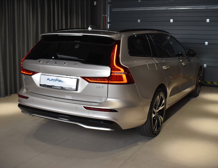 Volvo V60 4