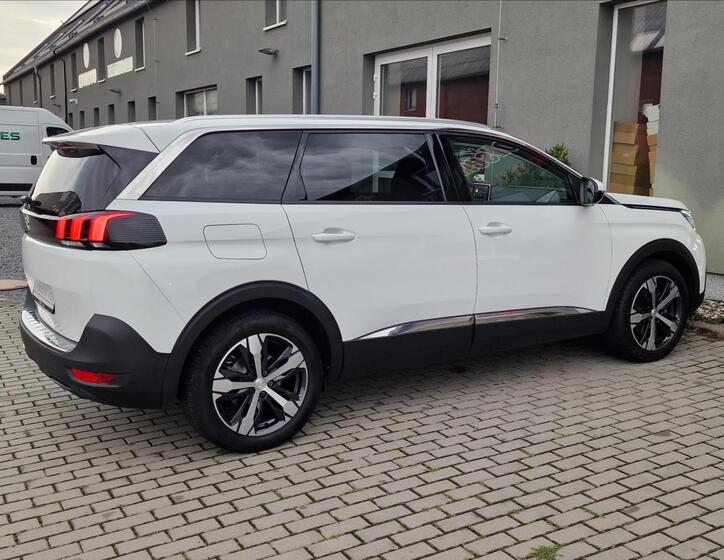 Peugeot 5008 11