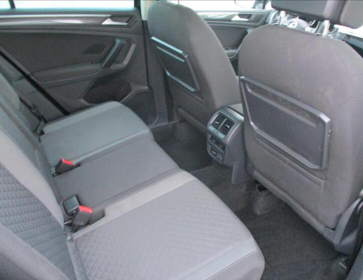 Volkswagen Tiguan 11