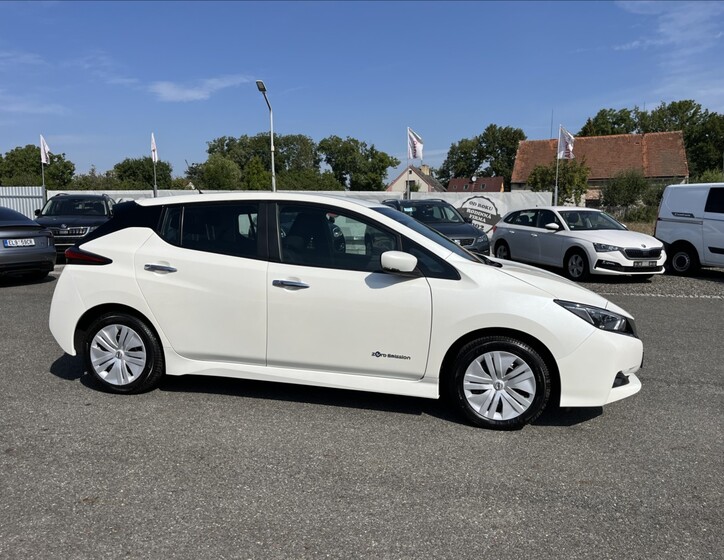 Nissan Leaf 4