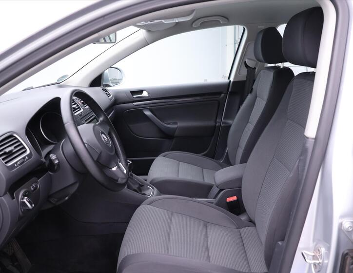 Volkswagen Golf 12