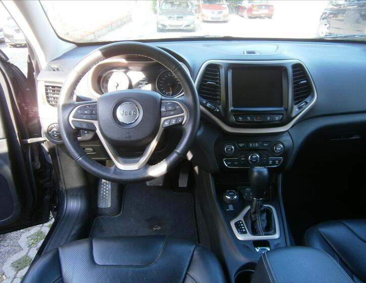 Jeep Cherokee 10