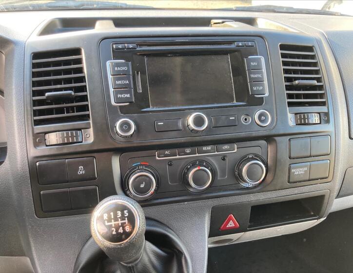 Volkswagen Caravelle 18