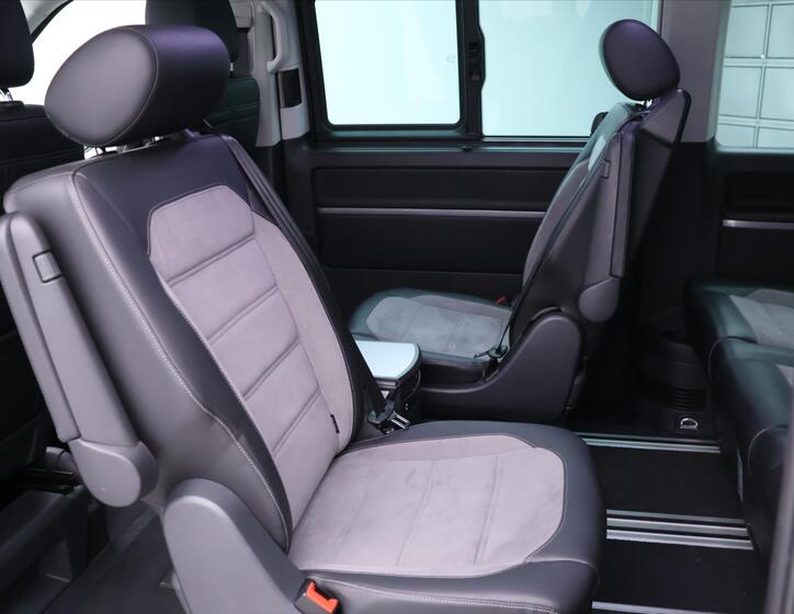 Volkswagen Multivan 25