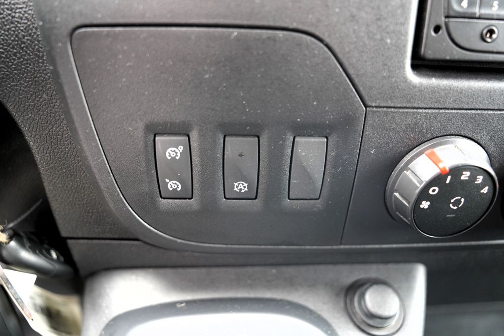 Nissan NV400