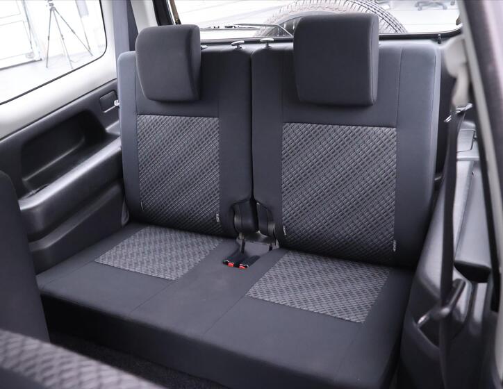 Suzuki Jimny 13