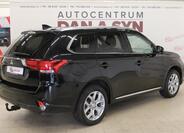 Mitsubishi Outlander 4