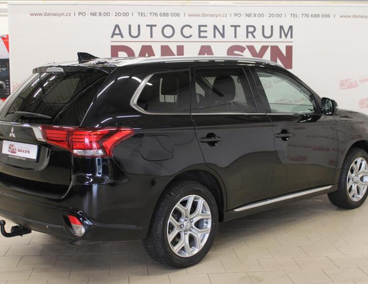 Mitsubishi Outlander 4