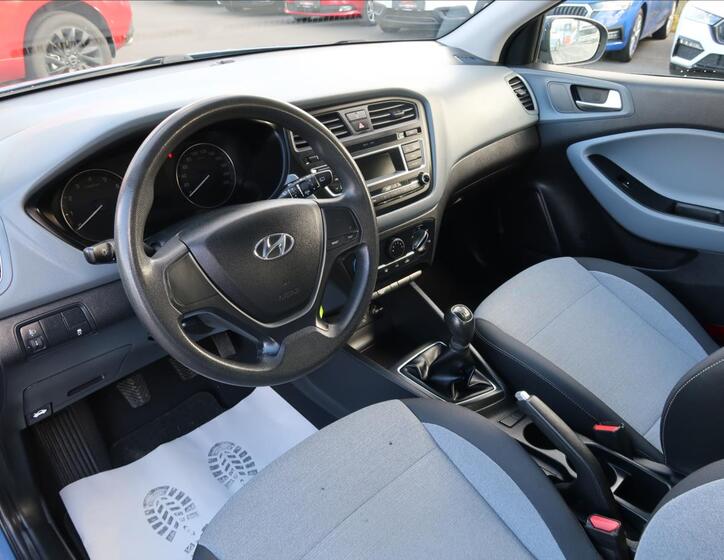 Hyundai i20 9