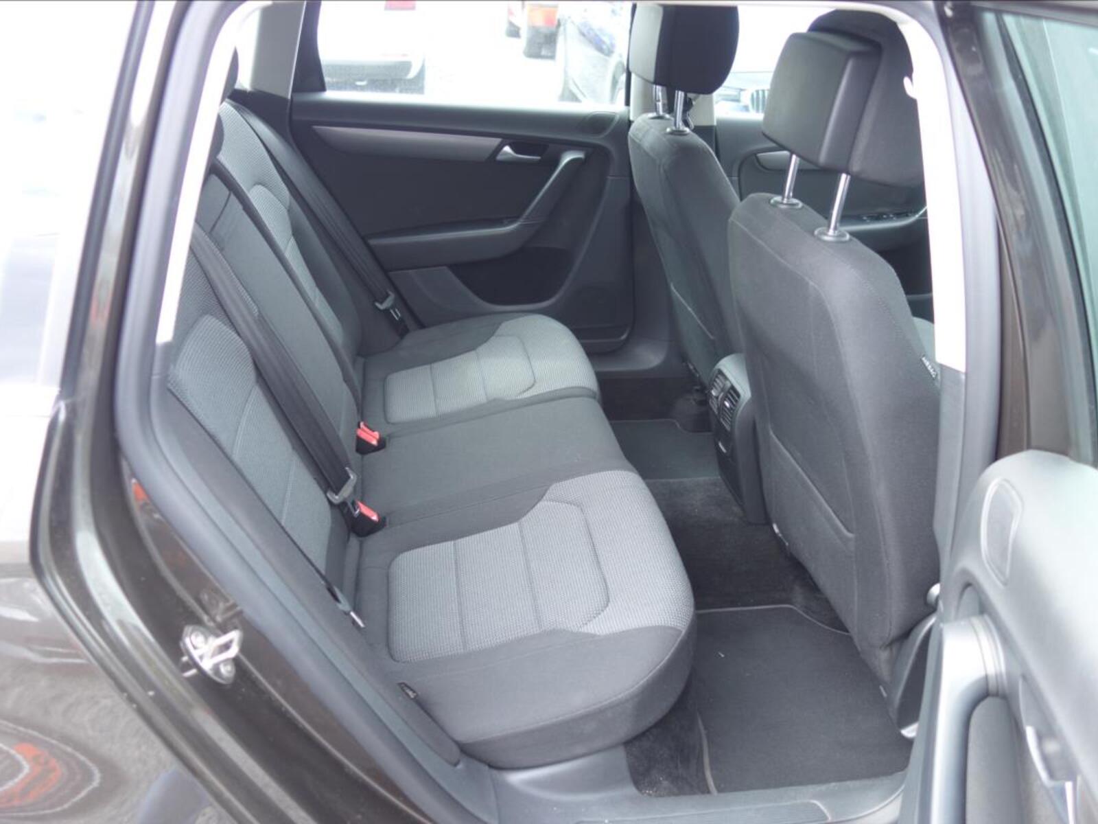 Volkswagen Passat 13