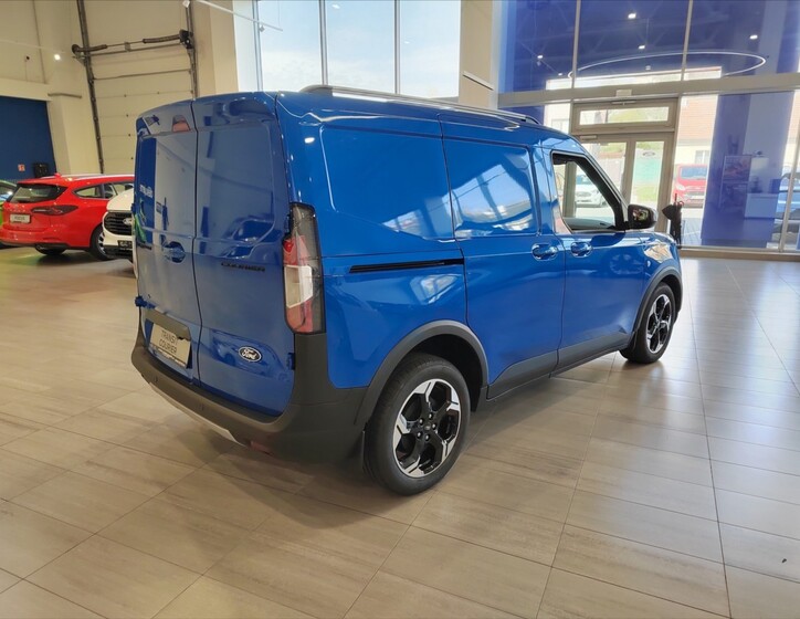 Ford Transit Courier 6